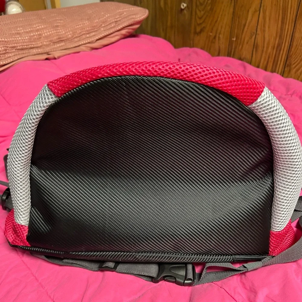 Dog carrier brand new !